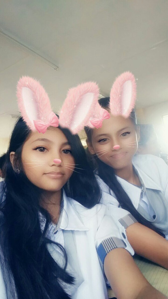MinnieVaine's tweet photo. Cute??

#SelfieWithMyBestfriend https://t.co/VRWZRZXiW1