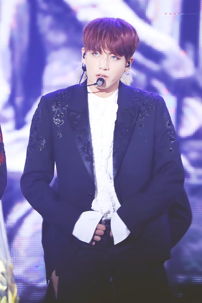 WHITEHOUSE0901's tweet photo. 161119 Melon Music Awards 

😎

#정국  #JK  #JUNGKOOK  #BTS  #방탄소년단 @BTS_twt https://t.co/DMEaIDIGO4