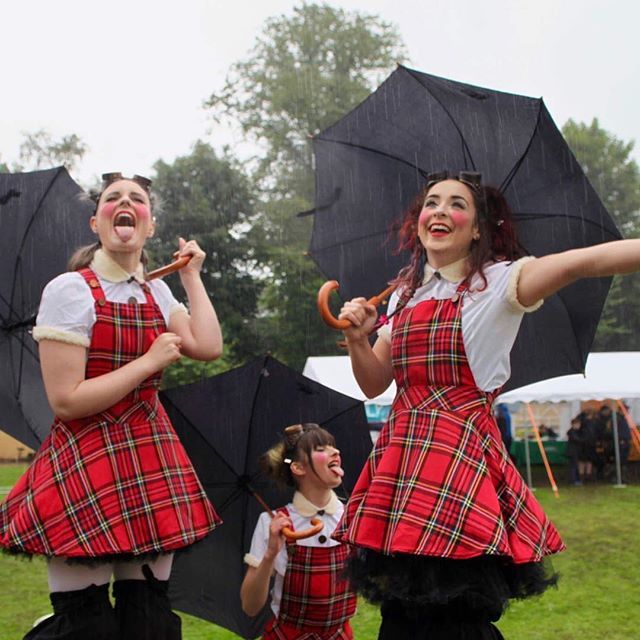 CircusScotland's tweet image. How we feel about the rain after all this dry hot weather...! We are enjoying our heat-wave break but looking forward to having the sun back this weekend!

Performers: @upsidedown_hannah @roobikinifitness @pixie.butt ift.tt/2A784dF