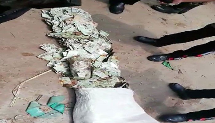 PakistanTrends1's tweet image. Three bags full of #Computerize National Identity Cards (#CNIC) were found on Tuesday next to a garbage dump in #Shafiqabad locality of the city for more details goo.gl/UPyujG #Lahore #Lahorii #PakistanElection2018  #pakistanvotes #PakistanKoVoteDo