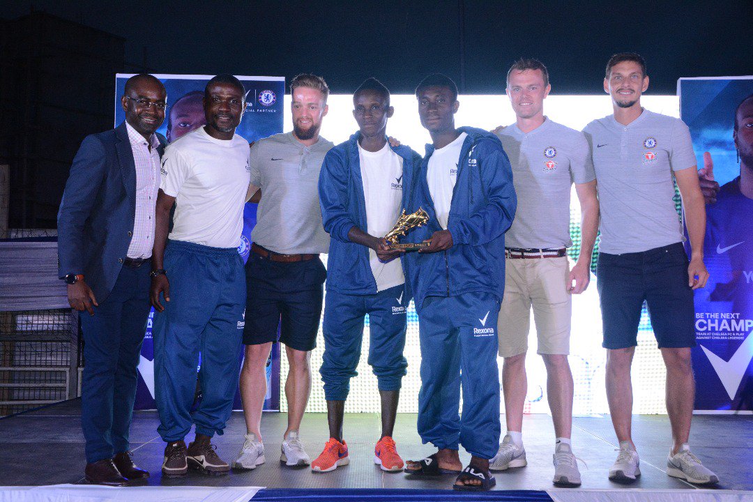 CFCFoundation's tweet photo. A fantastic conclusion to the Ghana stage of the #RexonaStreetToStamford competition!
 
Special thanks to @MichaelEssien for attending @RexonaGhana! 🇬🇭

Stay tuned to find out who makes the Africa XI team to take on our Chelsea Legends! https://t.co/0pIc3Hph7x