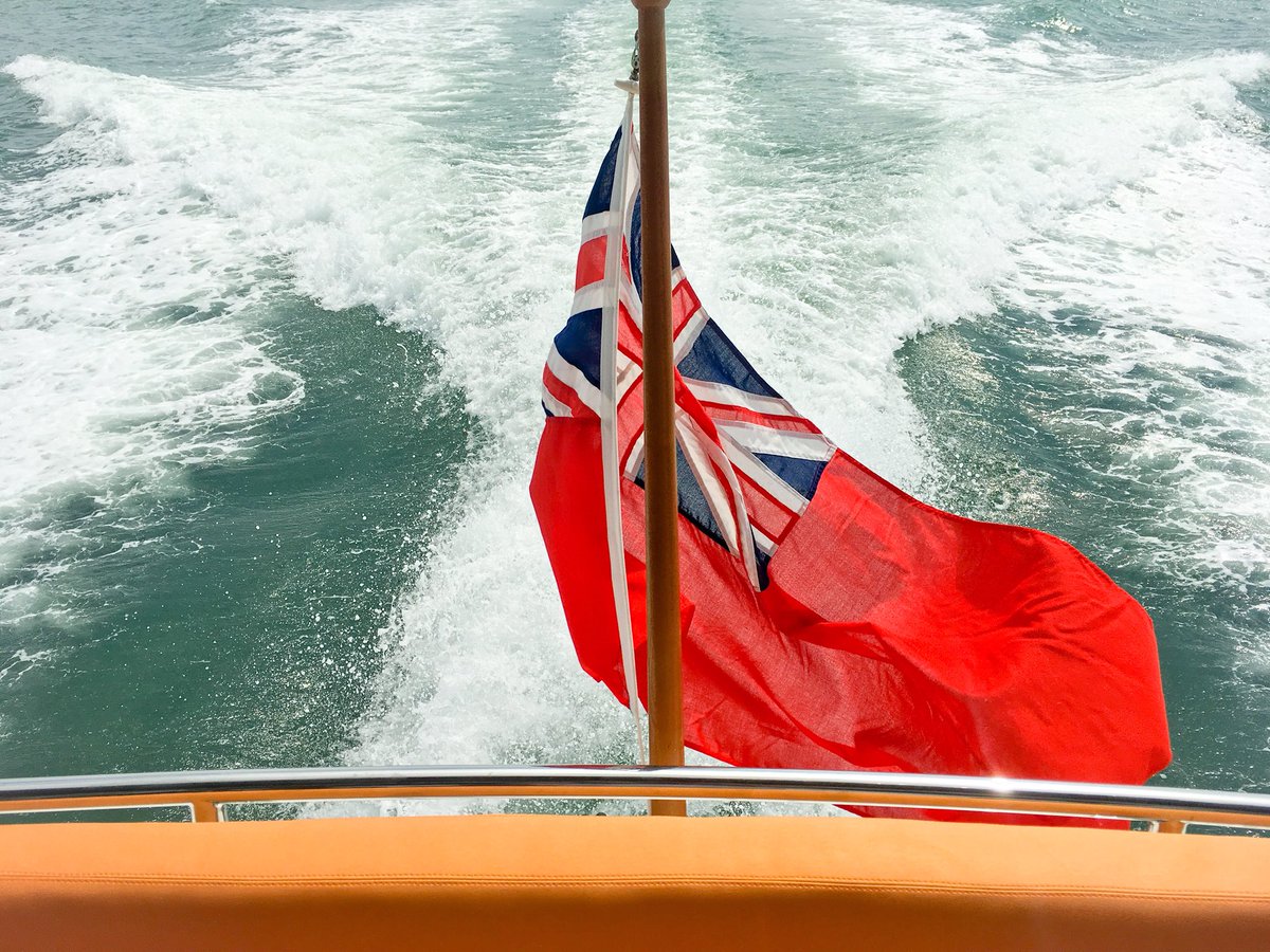 TraderYachts's tweet photo. Yet another perfect day for a sea trial on #solent #EndlessSummer https://t.co/5ftEQcOrDR