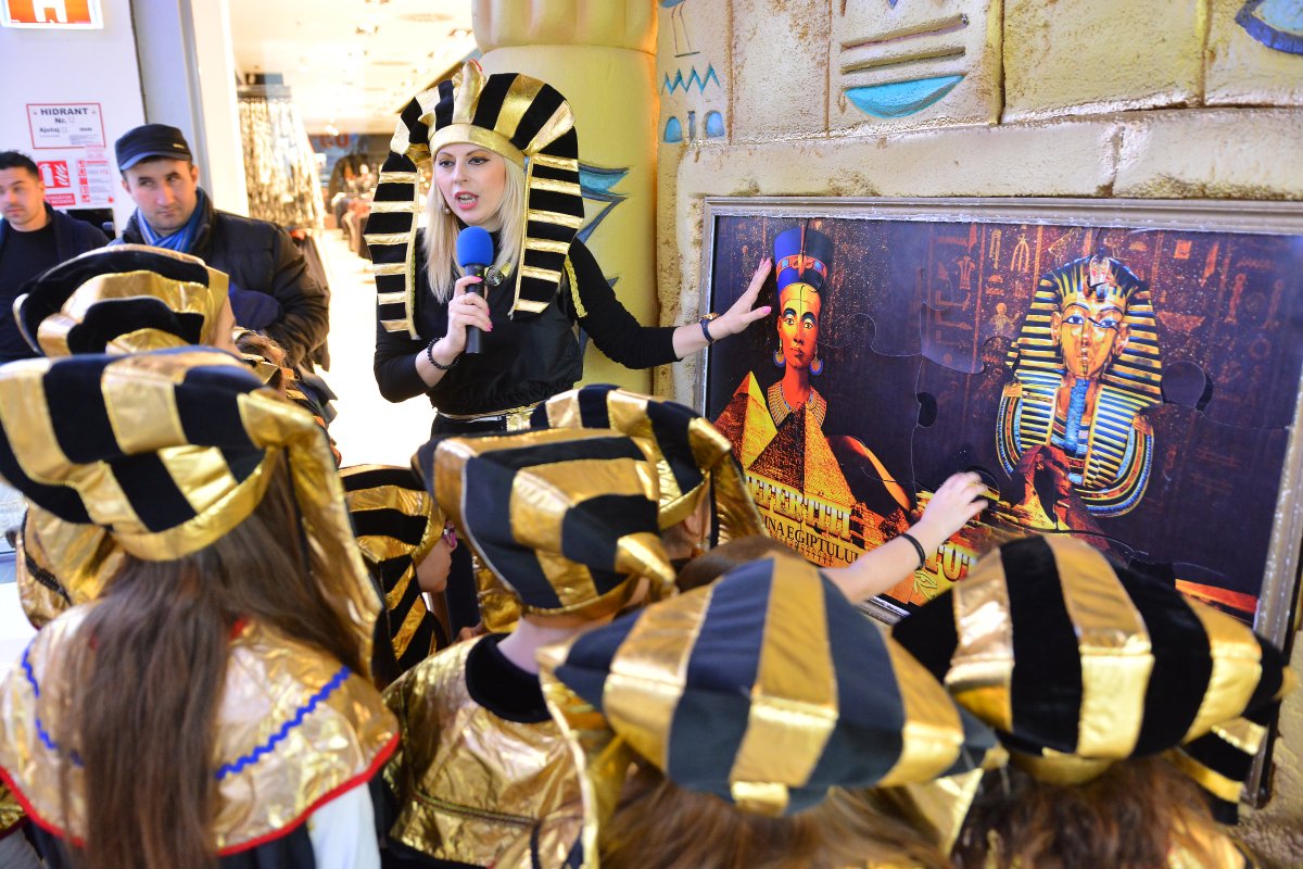 Royal_Shopper's tweet photo. Did you hear about the tense mummy?
He was all wound up! 🤣😄🤣
Relax & unwind @Royal_Shopper during the #schoolholidays when you visit our #RVPKidsInPyramids #events - starting this #weekend!
Click here for more info about our FREE EVENT>https://t.co/SbWVr1Tach #TunbridgeWells https://t.co/bvEWMXizfC