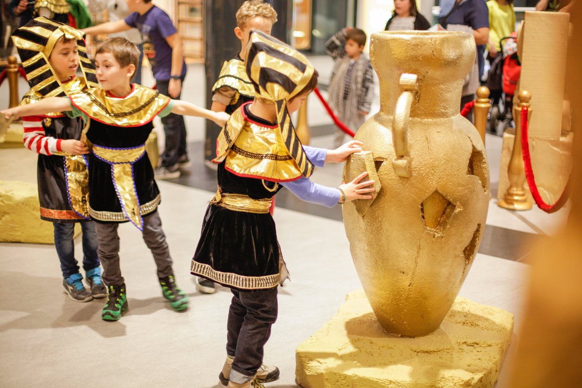 Royal_Shopper's tweet photo. Did you hear about the tense mummy?
He was all wound up! 🤣😄🤣
Relax & unwind @Royal_Shopper during the #schoolholidays when you visit our #RVPKidsInPyramids #events - starting this #weekend!
Click here for more info about our FREE EVENT>https://t.co/SbWVr1Tach #TunbridgeWells https://t.co/bvEWMXizfC