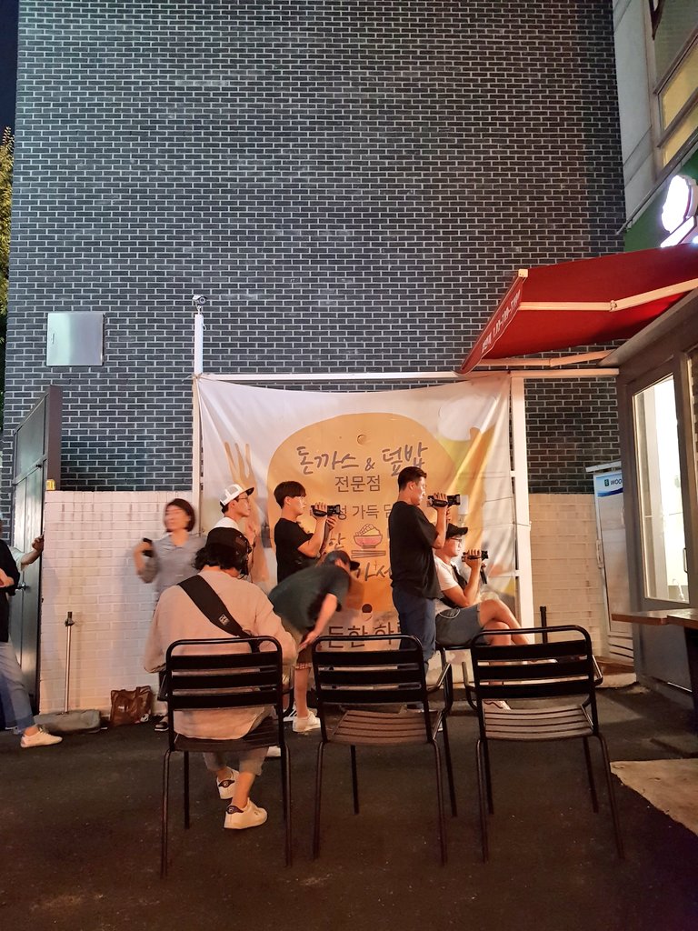 Live on set for Food Bless You: rice balls. #밥블레스유 #밥한끼 #한남동맛집