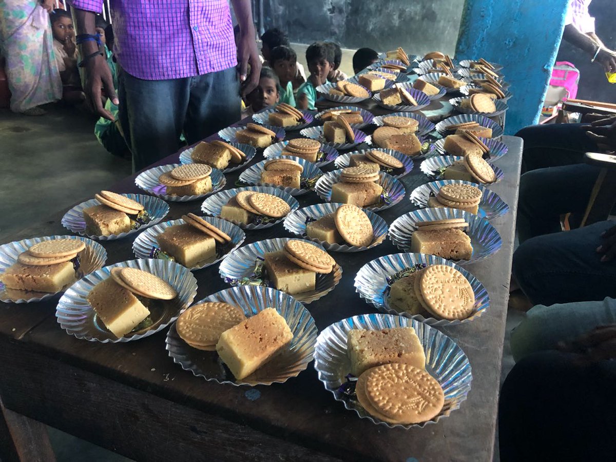 DfcNellai's tweet photo. Non-stoppable #tirunelveli DFC on 3rd day into welfare! 
 #பேட்டை வணிக வைசிய தொடக்கப்பள்ளி ல் மாணவ மாணவிகளுக்கு இனிப்பு வழங்கி  நடந்த விழாவில் நெல்லை மாவட்டம் தனுஷ் ரசிகர் மன்றம்@dhanushkraja @DfcNellai @Madurai_TNDFC @vinod_offl @DhanushismKK https://t.co/ZxgSheZH2x