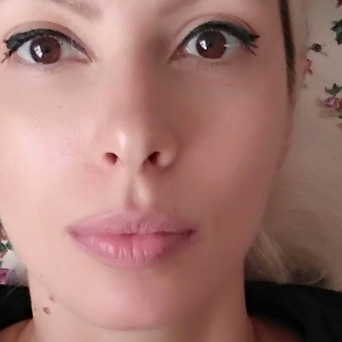 I love me. I love my black eyes, white skin and puffy lips. If I like you too, then follow me here https://t<a href="/tag/sweet"class="tags"><span>#sweet</span></a><a href="/tag/hot"class="tags"><span>#hot</span></a><a href="/tag/blonde"class="tags"><span>#blonde</span></a><a href="/tag/wet"class="tags"><span>#wet</span></a><a href="/tag/honey"class="tags"><span>#honey</span></a><a href="/tag/boobs"class="tags"><span>#boobs</span></a><a href="/tag/camgirl"class="tags"><span>#camgirl</span></a>