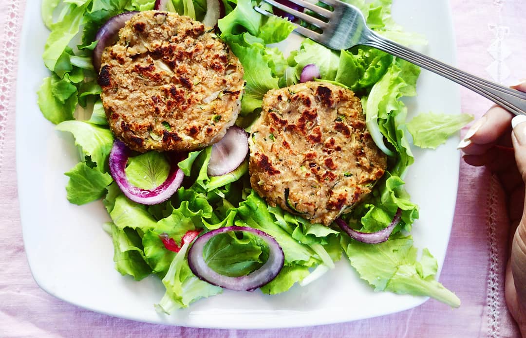 biostylelife's tweet photo. #RICETTA #BURGER DI CECI🍔 Super #light, #proteici e #vegan💚 https://t.co/E9f91jIVBL https://t.co/KemYrh0cHc