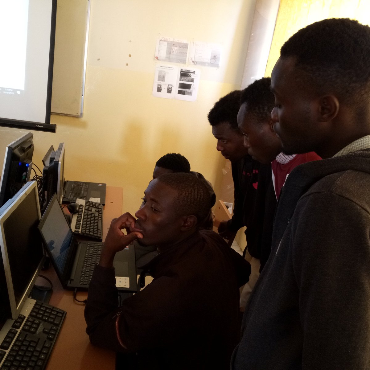 JomokelaK's tweet image. @OSMZambia @TrudyHopeB @osmafrica @youthmappers 
#learnosm