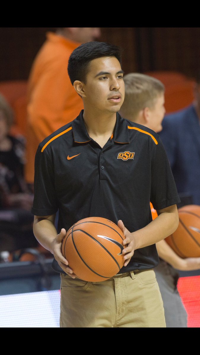 osu_wbbManagers's tweet photo. Senior Quinten Collins returns for year 2 on staff. He had an outstanding first year picking up the Big 12 2nd Team Mopper award. He’s an Electrical Engineering Technology major and American Sign Language minor. Fun fact about Q, he’s currently on the IR coming off ACL surgery! https://t.co/Is4otAscf4