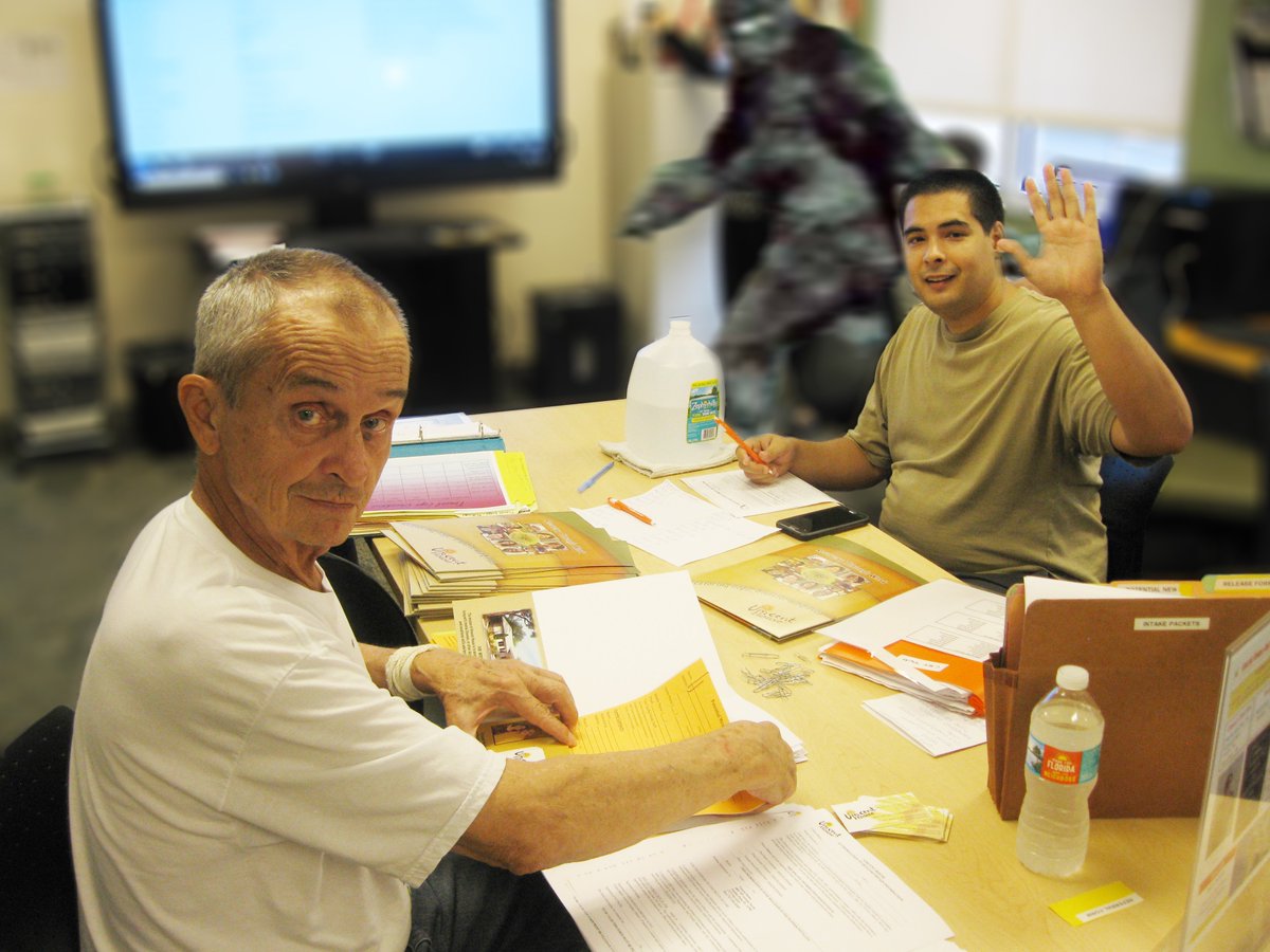 TheVincentHouse's tweet image. There was an unexpected guest in the Clubhouse today!  #RecoveryThroughWork #VincentHouse #BigFoot 😀