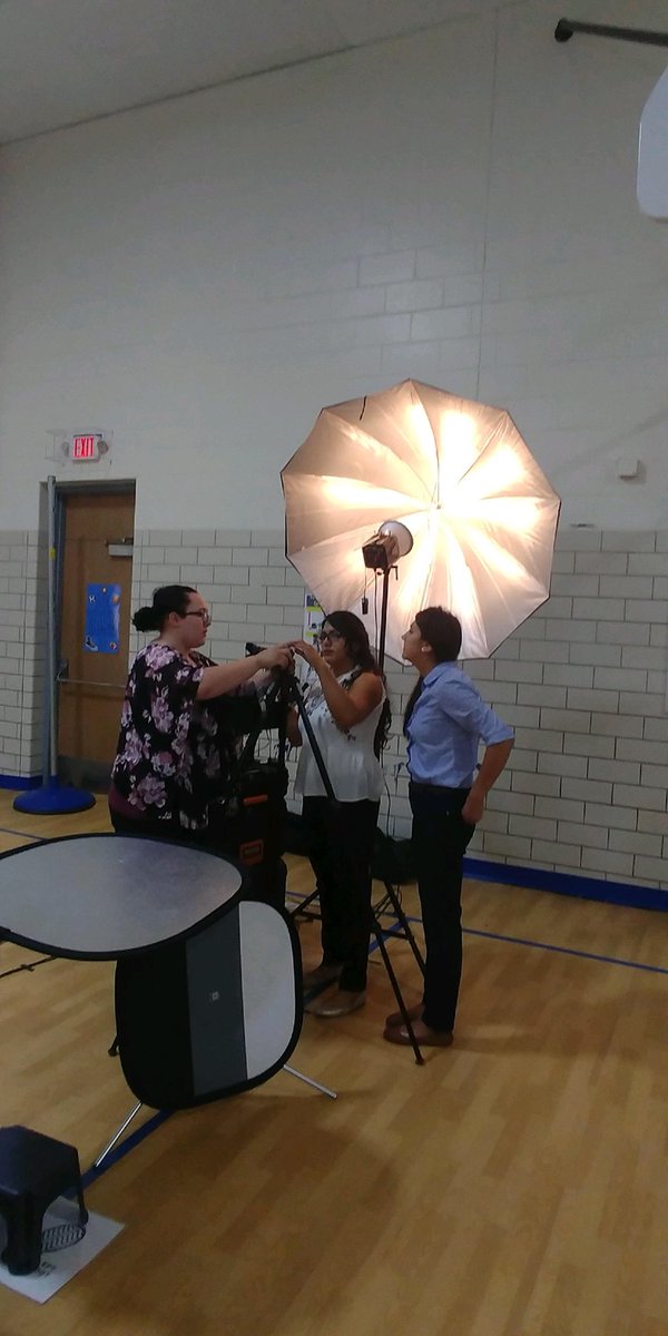 WagnerPortraits's tweet photo. Awesome #schoolpicture training as we gear up for our fall season!  This Mid-Mo team is going to rock it!  Thx to @MrB_BRE &amp; @BREMustangs for being our hosts!  #wagnerway https://t.co/mppQtiLHvg