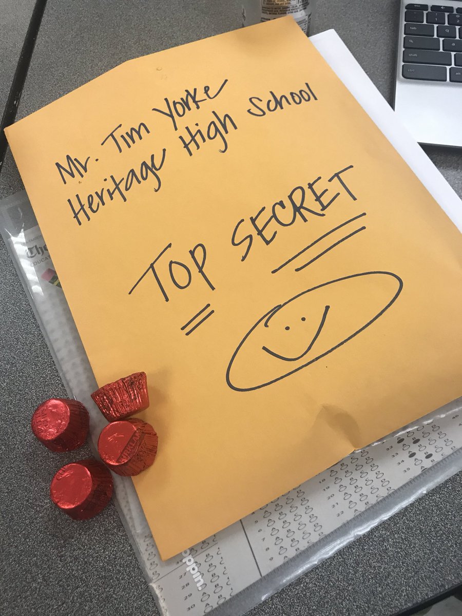 I haven’t advised yearbook for 4 years, yet Tracey McNulty still remembers my favorite candy! #substituteadviser #YBKNV18 <a href="/novayearbooks/">novayearbooks</a>