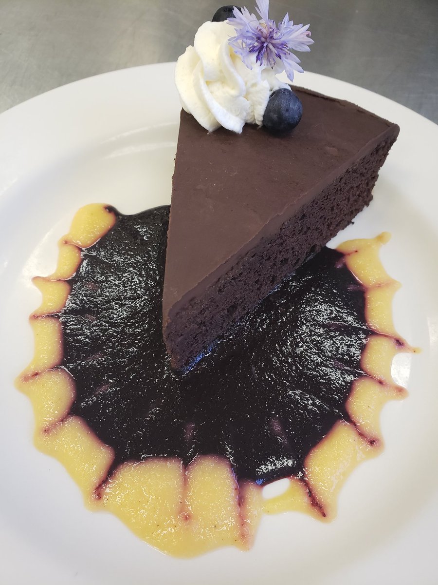 PickleCafe's tweet photo. Anyone for dessert ? https://t.co/X93BKZaBHp