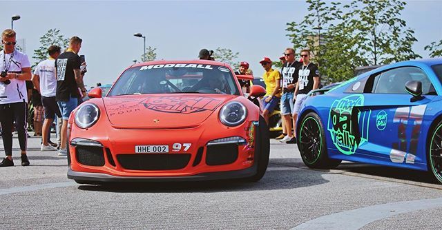 mrtombargus's tweet photo. Porsche 911 GT3 RS on the grid at the start of @modballrally 2018 in London
.
.
.
#modballrally #supercar #porsche #gt3rs #london #carphotography #rallylife https://t.co/quOW6OYh47 https://t.co/tkcmC42ziz