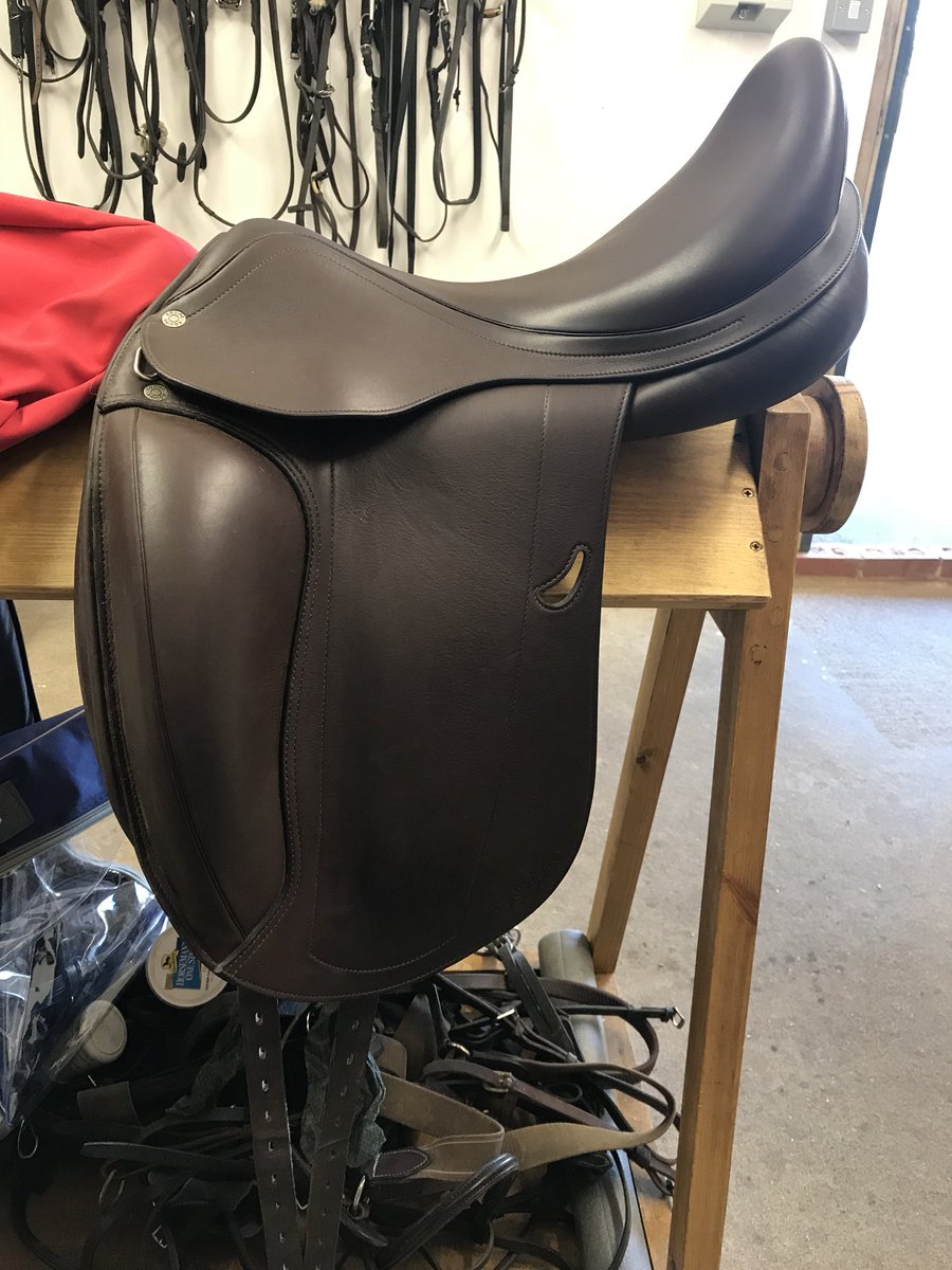 Equipe Emporio saddle for sale. 17” Brown M. Nearly new condition as horse pts. £1600 Ono. for sale again as time waster. Happy to answer any questions. #twittereventing #equipe #ForSale