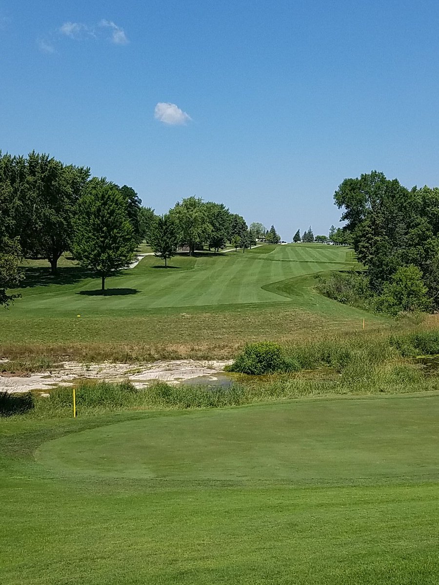 GolfNorthBrook's tweet photo. Amazing what 1.25" of rain over the weekend did to this place!  Get out and enjoy! https://t.co/tSVyW9RHbf