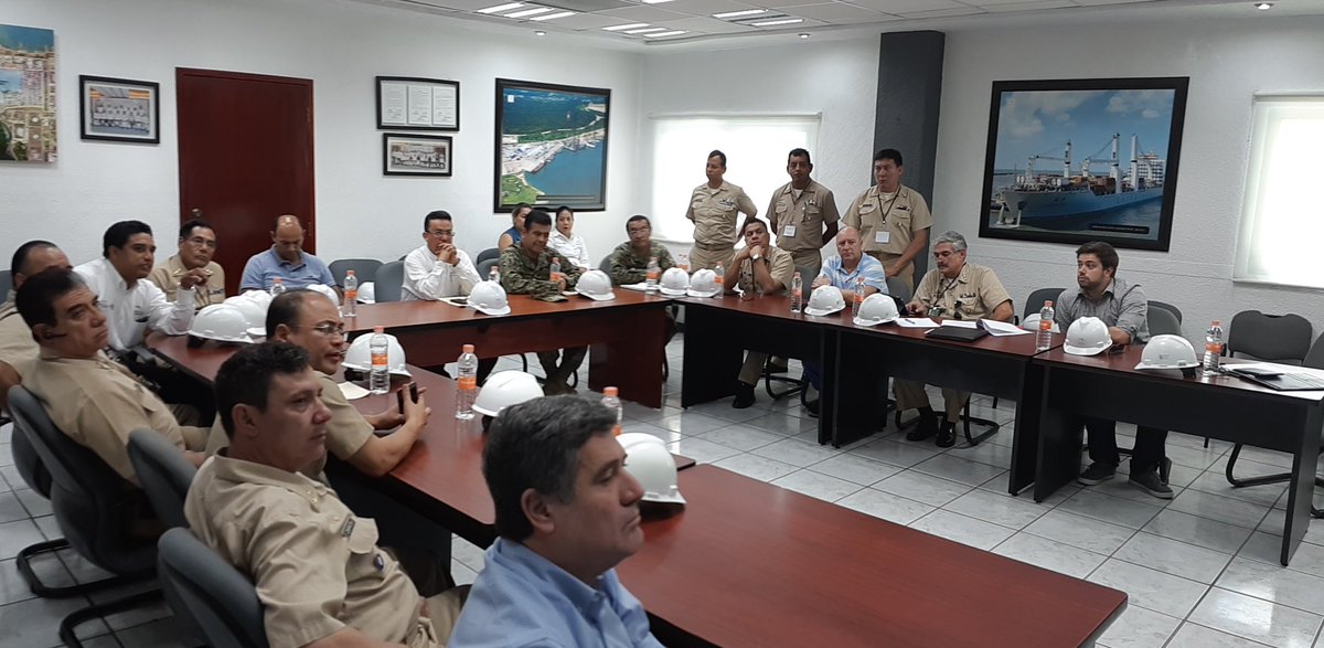 puerto_dosbocas's tweet photo. 🌊🚢⚓️#Dato 🌊🚢⚓️
En base al Curso de Preparación de Auditores para la Protección de Instalaciones Portuarias que lleva el personal de #UNAPROP , @SEMAR_mx y @OEA, visitaron el @puerto_dosbocas para conocer su infraestructura.
@maservinh1 https://t.co/K74UjrZh4s