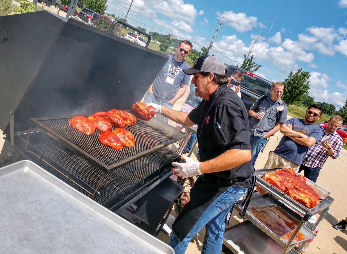 jimdudlicek's tweet photo. Hitting the smoker at last #PorkSummit @NationalPork #barbecue @KirkwoodCC https://t.co/Jb006lNJxy