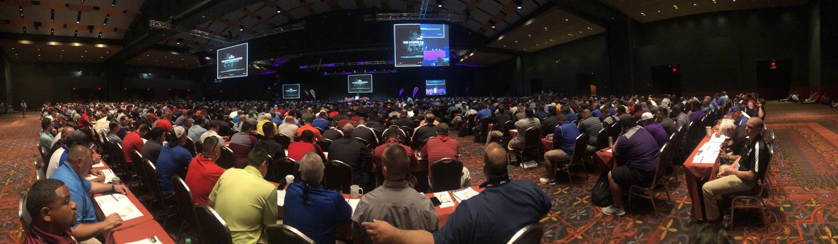 SC_BulldogFB's tweet photo. Texas Coaches are SERIOUS about making sure they are educated and taking every step possible to help protect our players and the game we love.  Well over a 1000 Coaches in attendance learning about the @AtavusFootball tackling program. #THSCA2018 #CoachingSchool https://t.co/T6gfHkqzUS