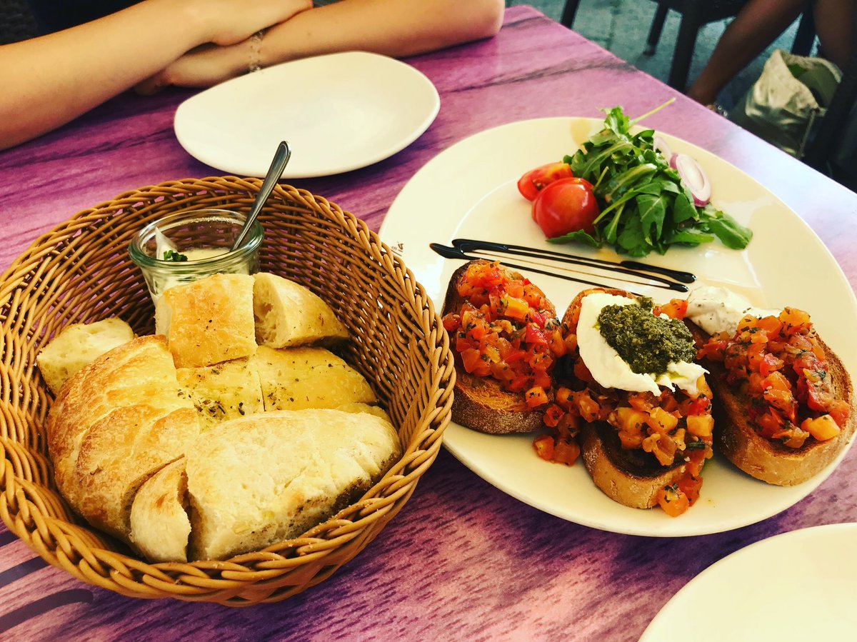 Italian antipasti😋 One of the best local restaurants in Trier!

#prEATator #eat #eating #food #foodpic #foodblog #foodporn #foodlover #foodblogger #foodstagram #yummie #yummyfood #tasty #tastyfood #fresh #delicious #homemade #bruschette #bruschetta #italianfood #italian