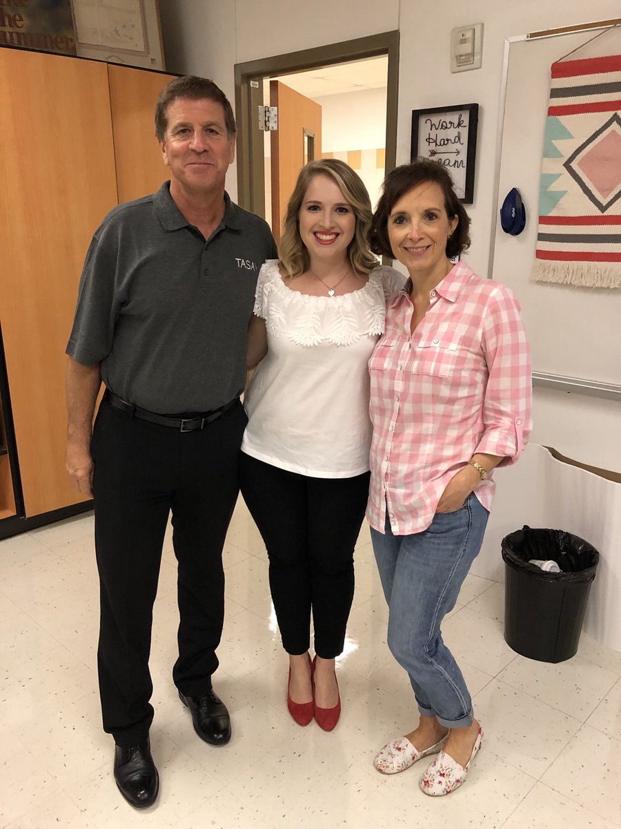 Love, love, love my family of educators! Thanks for coming to support me today! #RLCHAT #bestjobever #bestfamilyever <a href="/IamMrsWilliams/">Kris Williams</a> <a href="/DougSunnyvale/">Doug Williams</a> <a href="/amyhopkins/">Amy Hopkins</a>