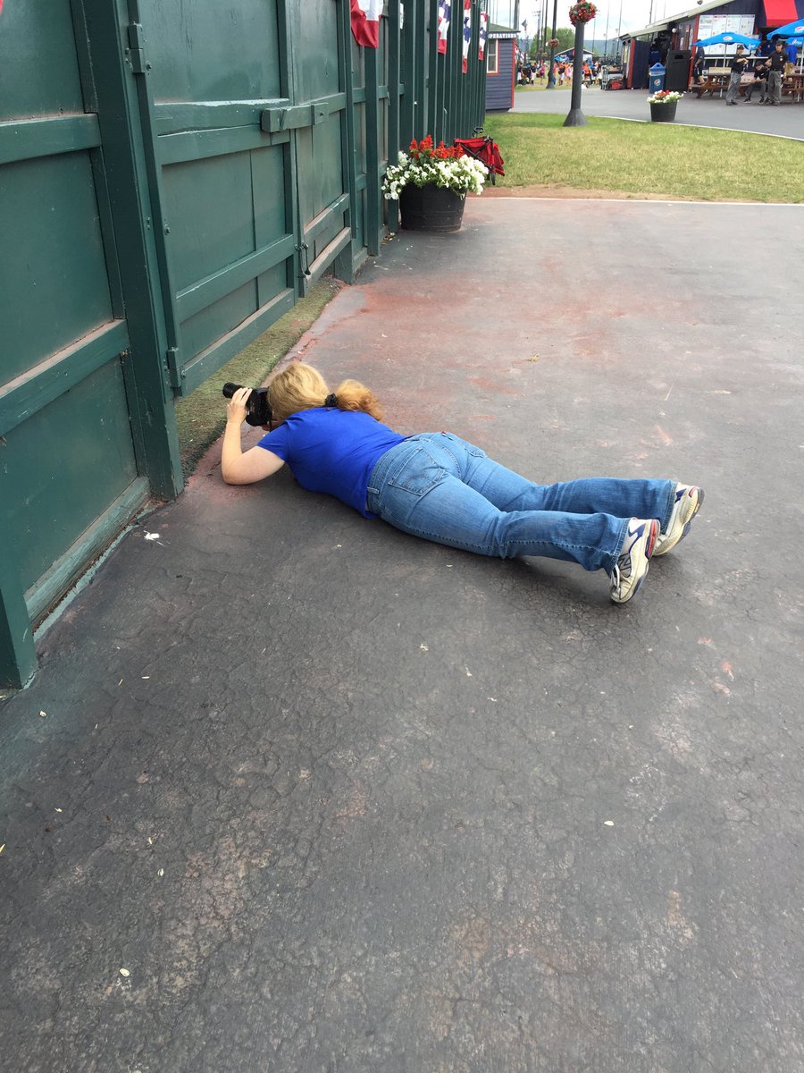 JustinPRadley's tweet photo. @201812u #dedication Whatever it takes to get a good pic. https://t.co/36lLYznjDT
