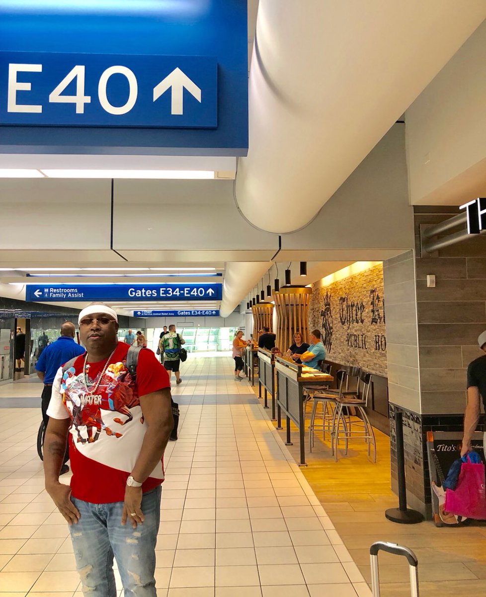 E40's tweet image. That way