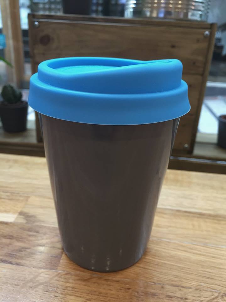 If you are a #specialitycoffee  lover in the #Bristol area then visit <a href="/thecrazyfox1/">The Crazy Fox</a> cafe and while your there have a peek at the #Thermacup which they now sell #reusablecup #coffee #coffeeshop #ukmade #ceramics
facebook.com/thecrazyfox1/?…