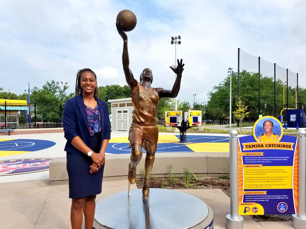 IndianaFever's tweet photo. This morning, @TCMIndy unveiled statues of Indiana sports legends @Catchin24, @ReggieMillerTNT, Larry Bird, Slick Leonard, and many more on the Avenue of Champions. https://t.co/HooWHdREP1