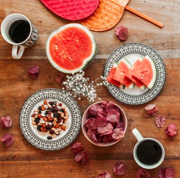 WalkingMatters's tweet photo. Starting the day right with @CaskataHome #Casablanca collection! 🙌 👏 Whatever your Tuesday has ahead, #wevegotyourplates!
#TabletopMatters
#lifewithstyle #blackandwhitedinnerware #notyourgrandmotherschina https://t.co/K34hy6Sb51