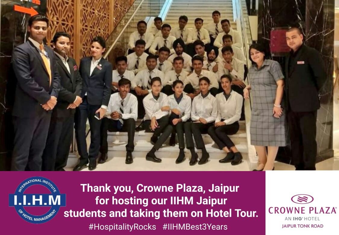 usuallyPREET's tweet photo. #IIHMJaipur First year Batch 2018 - 21 hotel visit @CrownePlaza #CrownePlazaJaipur. Thank you for a wonderful show around. @subornobose @IIHMHOTELSCHOOL @ajitfnb  @AADirIIHMDELHI #Hotel #myiihm #hospitalityrocks https://t.co/a0C9DbNs8y