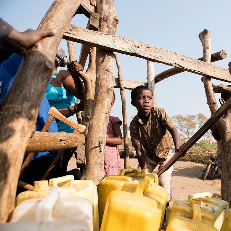 So far in 2018, our members have responded to 6 smaller scale disasters thanks to your generosity and funding from @CanadaDev: #DRCconflict #SomalilandStorm #TongaCyclone #FijiCyclone #PNGearthquake #EthiopiaFloods @IRCanada  @SaveChildrenCan @oxfamcanada @carecanada