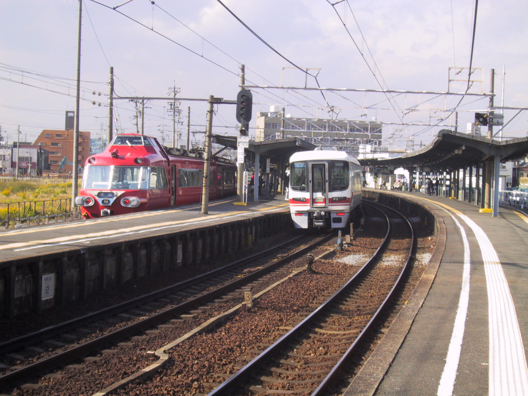 優鉄(鉄道垢) | 名鉄9500、9100系貫通型車両築港線踏切通過