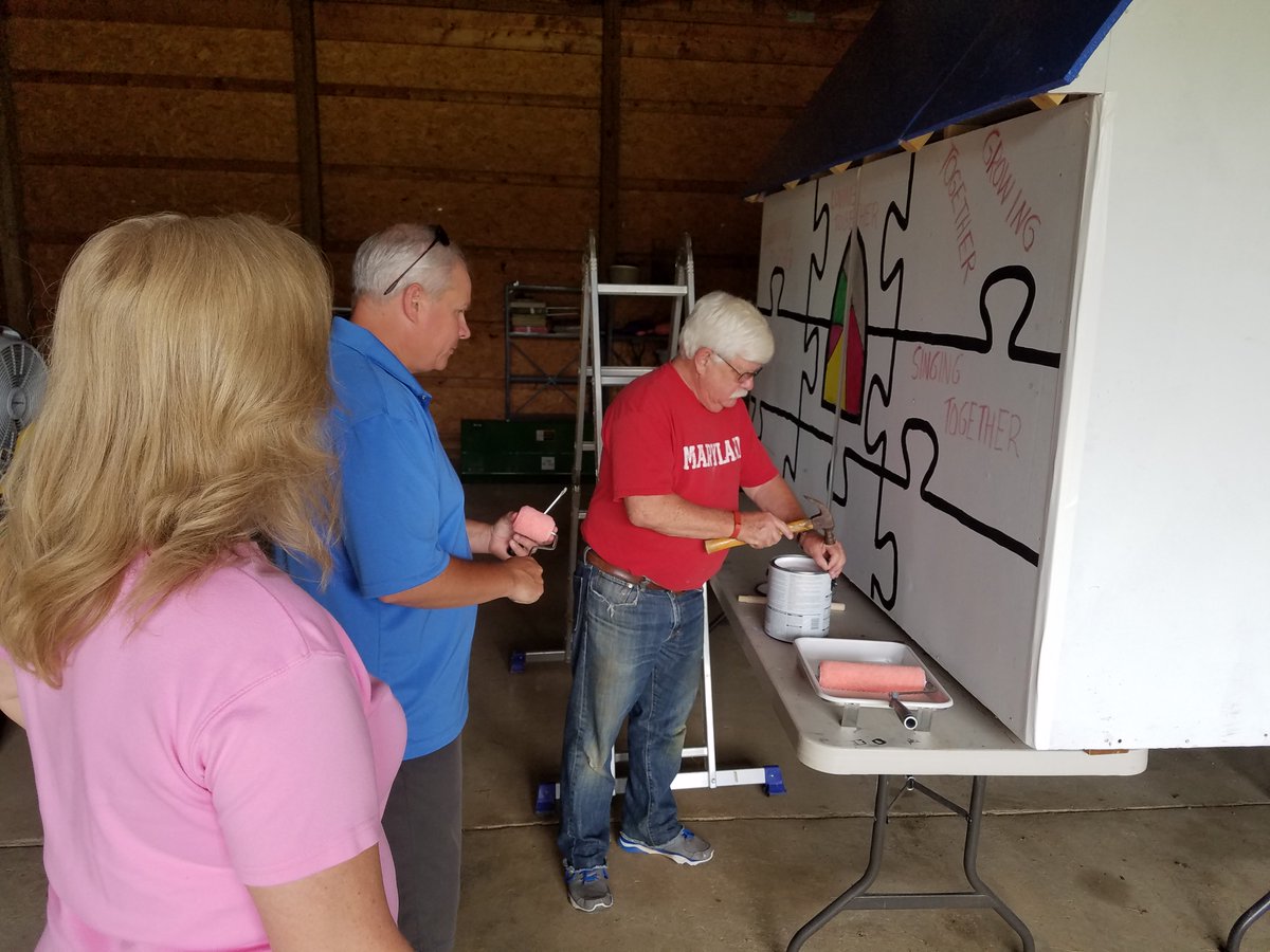 CalvaryLuthera3's tweet photo. We spent this weekend preparing our parade float for the 91st Annual #MountAiryMD Volunteer Fire Company Carnival. Hope to see you Thursday at the MAVFC Gala Parade starting at 6:30pm! #MtAiryMD

https://t.co/Dlil01qX4Q https://t.co/zu2XhHgS0d