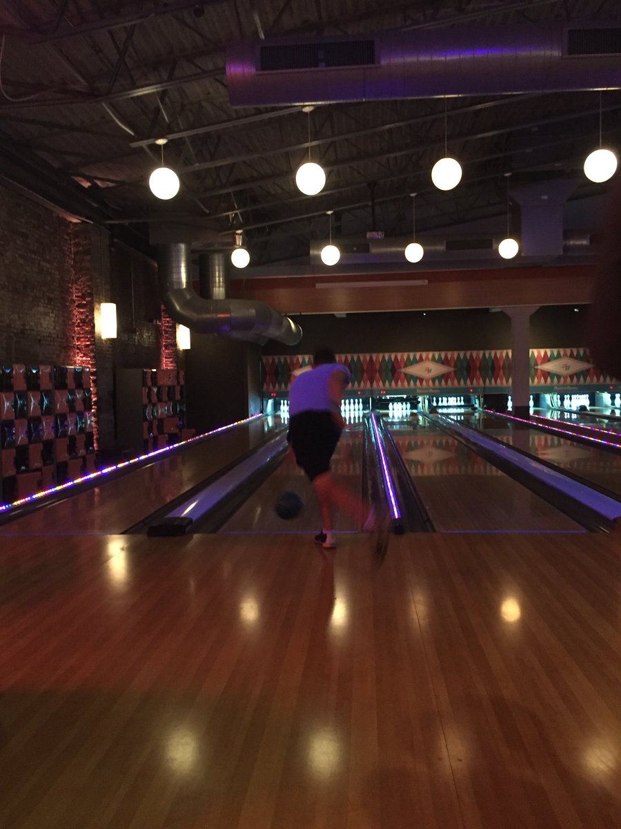 TheHage's tweet photo. Bowling champion (at 147): @Grinchxc #IndoorAir2018 https://t.co/QYFHQKmTok