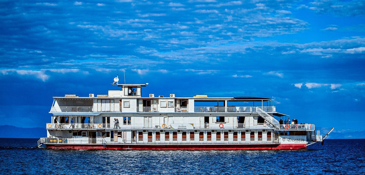 zambezi_trader's tweet photo. A  Majestic Houeseboat on a Majestic Lake #lakekariba #zimbabwe #Africa #zambezitrader #explore #adventure #263chat #visitzimbabwe  ...... https://t.co/k1fOwH3IT0