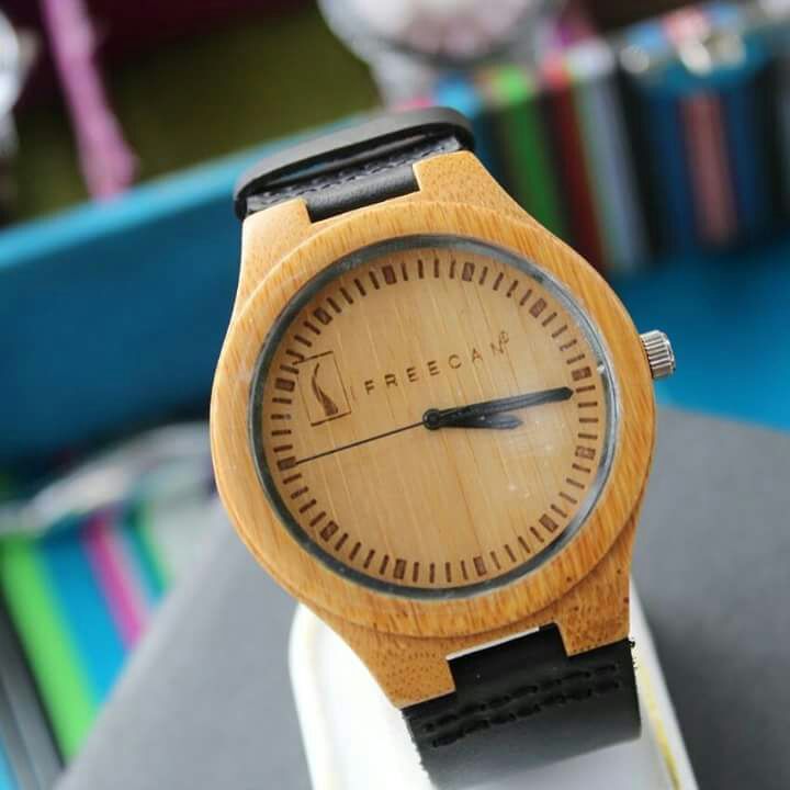 _tsr_2's tweet photo. The Premium iFreecan Timepiece #ProudlySouthAfrican #supportlocal #localbrand #localza #handmade #bamboo #classy #Joburg #CapeTown #durban #grabitwhileitshot #LIMITED #limited_stock #theshowroom @TSR_ZA https://t.co/axyic2Ux0y https://t.co/qlVVfSbC8N