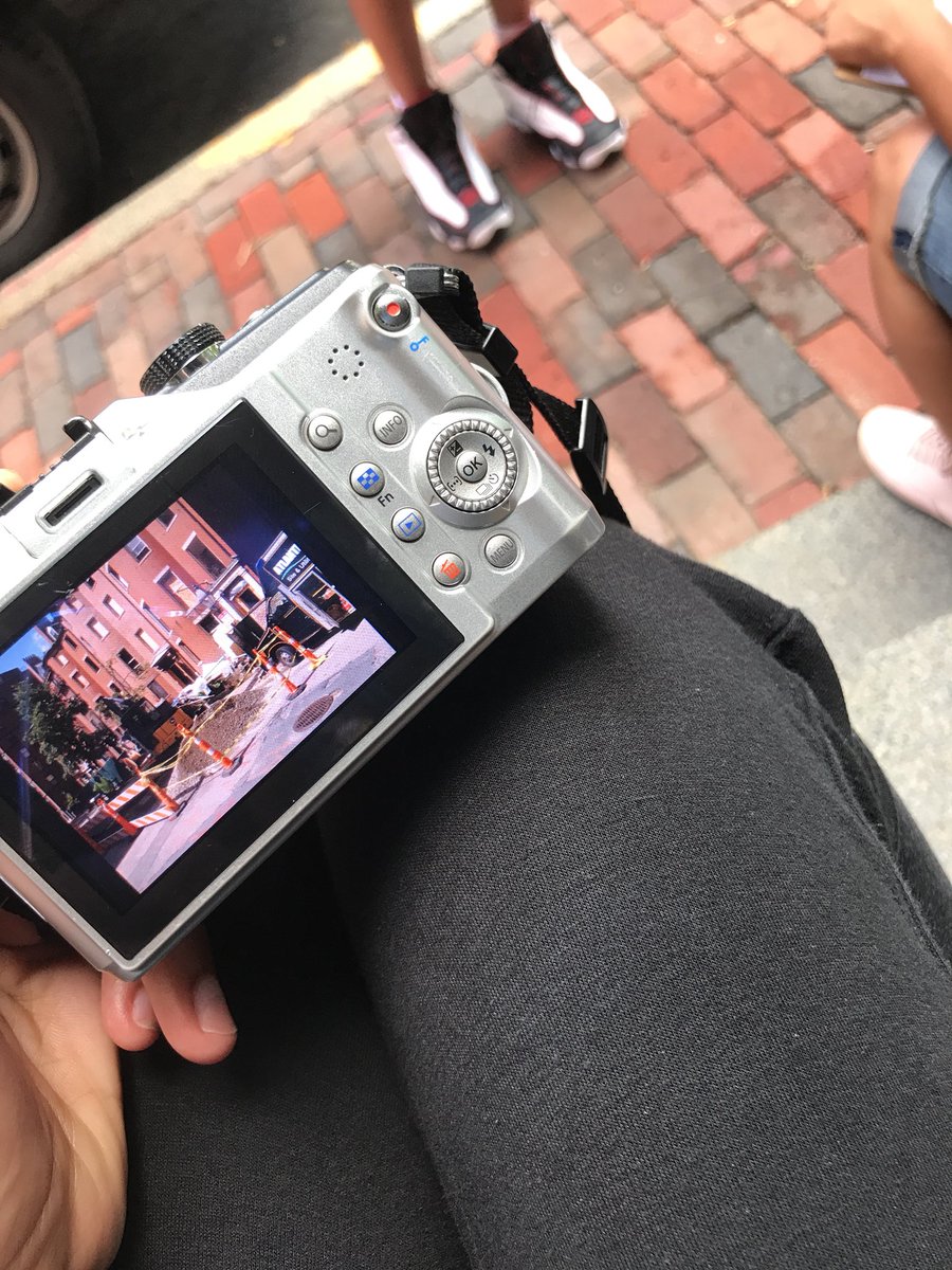DarlenefTiP's tweet photo. Taking pictures for our articles... Even though my face should be the cover of all of them. https://t.co/R3HAmWpKNR