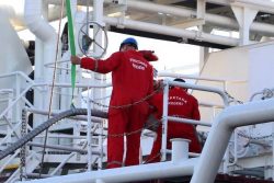 Green Certificate a Christening Gift for LNG-Powered Fure Vinga - ngvglobal.com/blog/green-cer…

When Fure Vinga, the new Liquefied Natural Gas (LNG), was christened last month, CEO of Furetank, Lars Hoglund was presented with the Bio50 LNG gift by Michael Schaap, Commercial Direc...