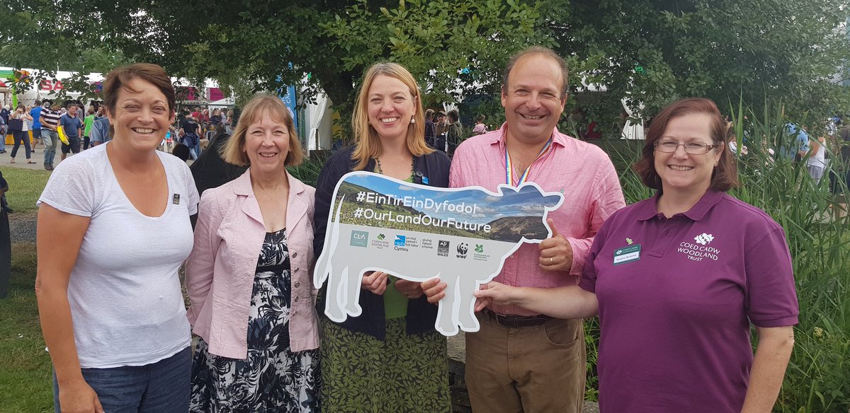 Our @DirectorNTWales and <a href="/TrehillFarm/">TrehillFarm</a> Peter Smithies are at the #OurLandOurFuture event, where we have come together with @CLAWales @CoedCadw <a href="/RSPBCymru/">RSPB Cymru</a> <a href="/WTWales/">Wildlife Trusts Wales</a> <a href="/WWFCymru/">WWF Cymru 🌏</a> to showcase some of Wales' most innovative farm businesses - leading the way for the future of our land