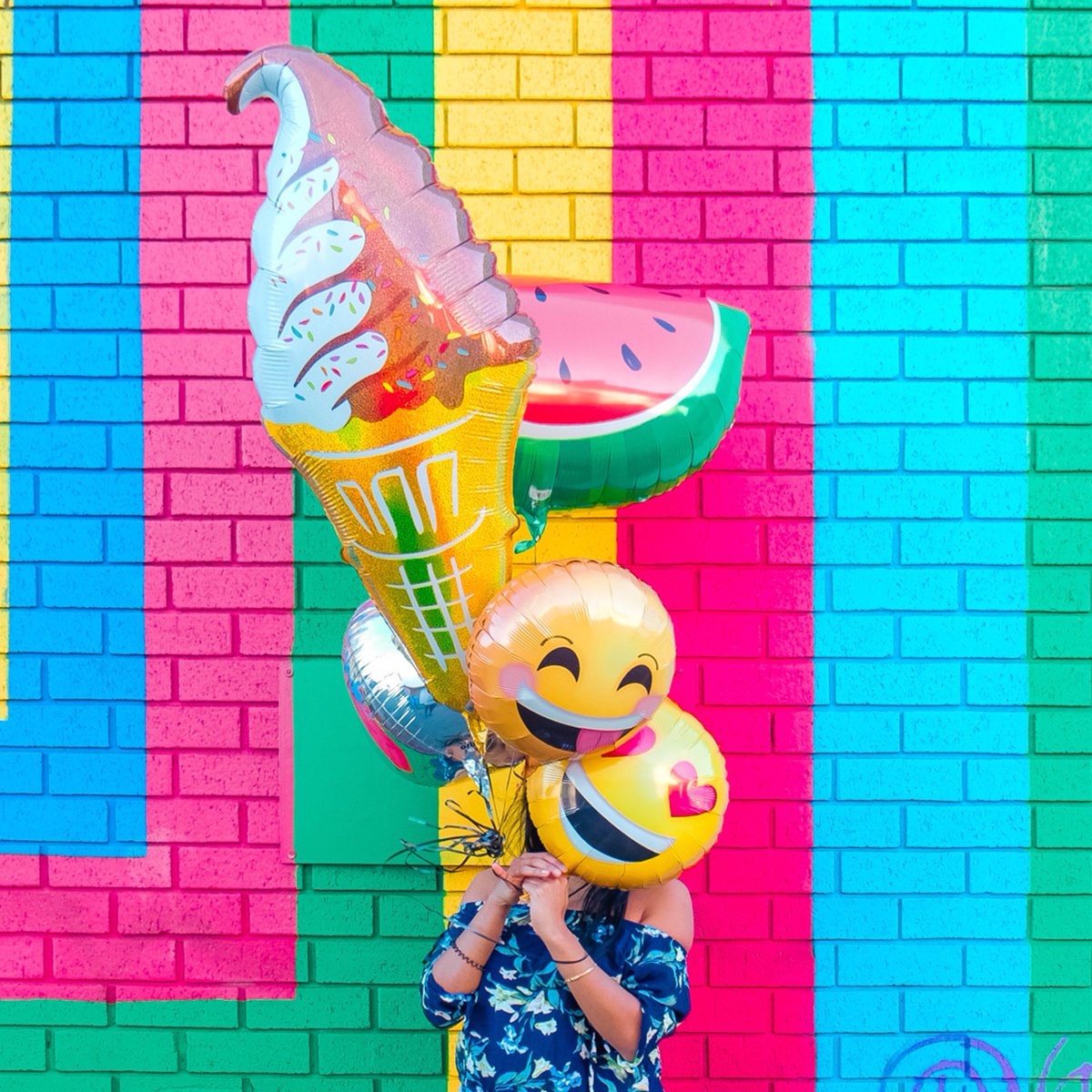 Wondering how to make the perfect balloon backdrop? Check out our blog for <a href="/RockMyWedding/">RockMyWedding</a> bit.ly/2uJcIJU