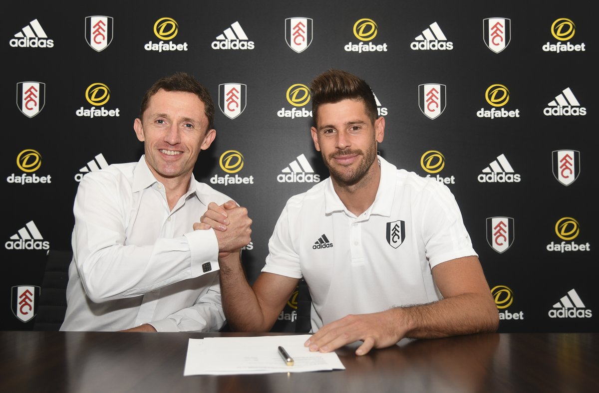 Fulham contrata goleiro ex-Besiktas 