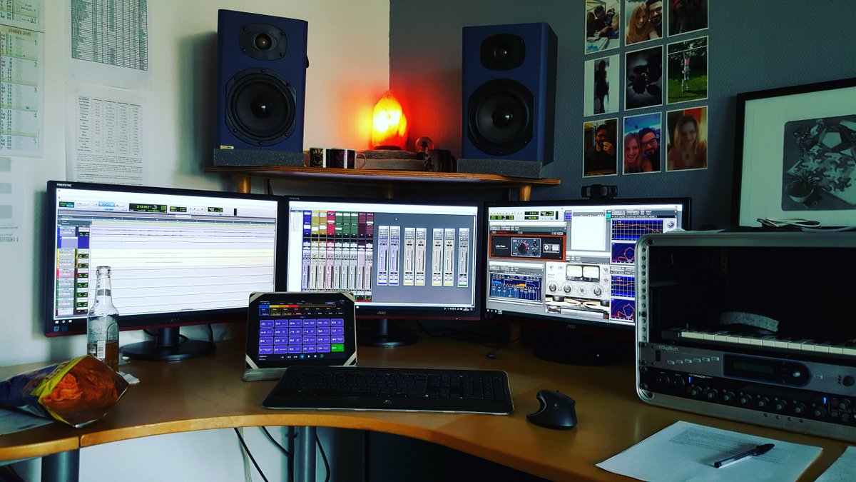 LittleSharkStud's tweet photo. At work! @LittleSharkStud
#uppersidemusic #office #avid #protools #avidprotools #maudio #mtrack8 #maudiomtrack8 #music #mixing #musicmixing #studio #homestudio #mixingstudio #Nantes #littlesharkstudios https://t.co/v4ZPkElEQm