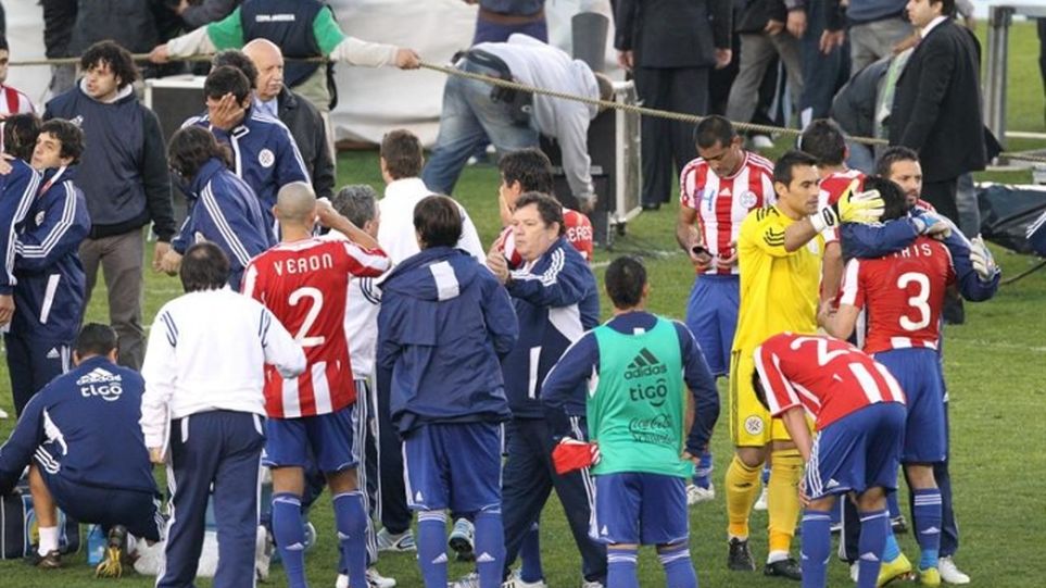 AllSportsPy's tweet photo. UN DIA COMO HOY: Hace 7 años, Paraguay🇵🇾 caia 0-3 en La Final de la #CA2011 ante Uruguay🇺🇾 y alcanzaba el 6° sub-campeonato y era el Fin de la Era 'Tata' Martino!. @Justo_Villar1 elegido el Mejor Portero!. Justo Villar y 'Chelo' Estigarribia en el XI ideal del torneo!. https://t.co/wWkPWSMwP3