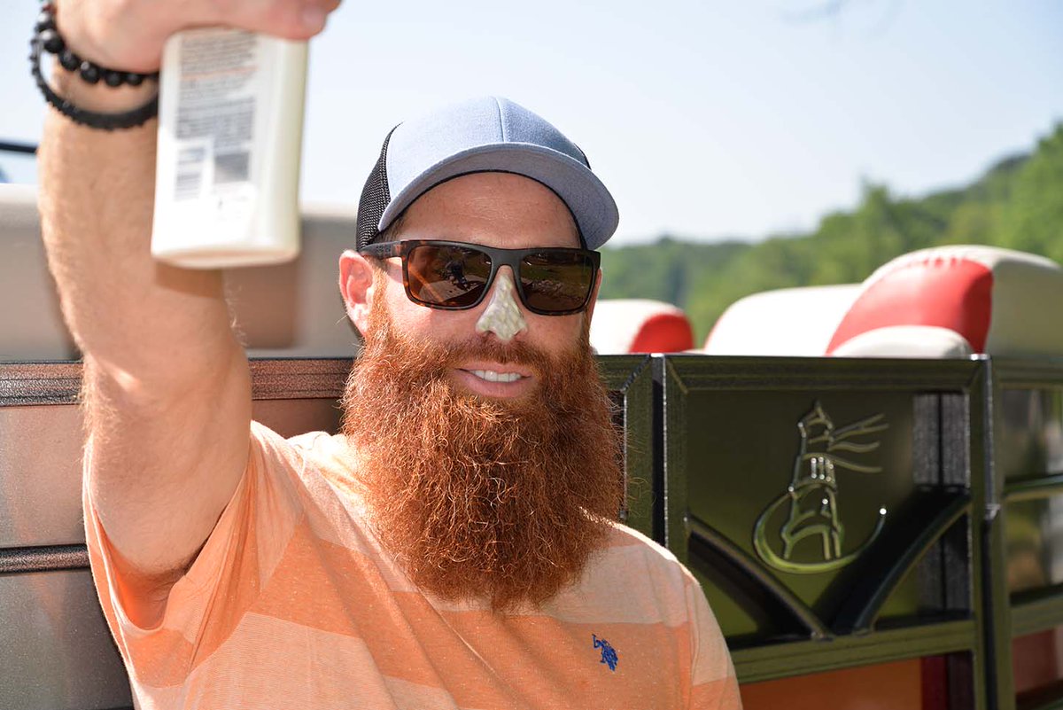 viaggiopontoon's tweet photo. #SafeBoating Tip #13:
BE COOL like Captain Mist and lay the block on THICK! Always use sunblock and apply it BEFORE you get wet.👌 #MistySafety
.
https://t.co/WvrPpJomZL
#Pontooning #Boats #SunBlock #CaptainMist #NoBurns https://t.co/IGFqHMd8KB
