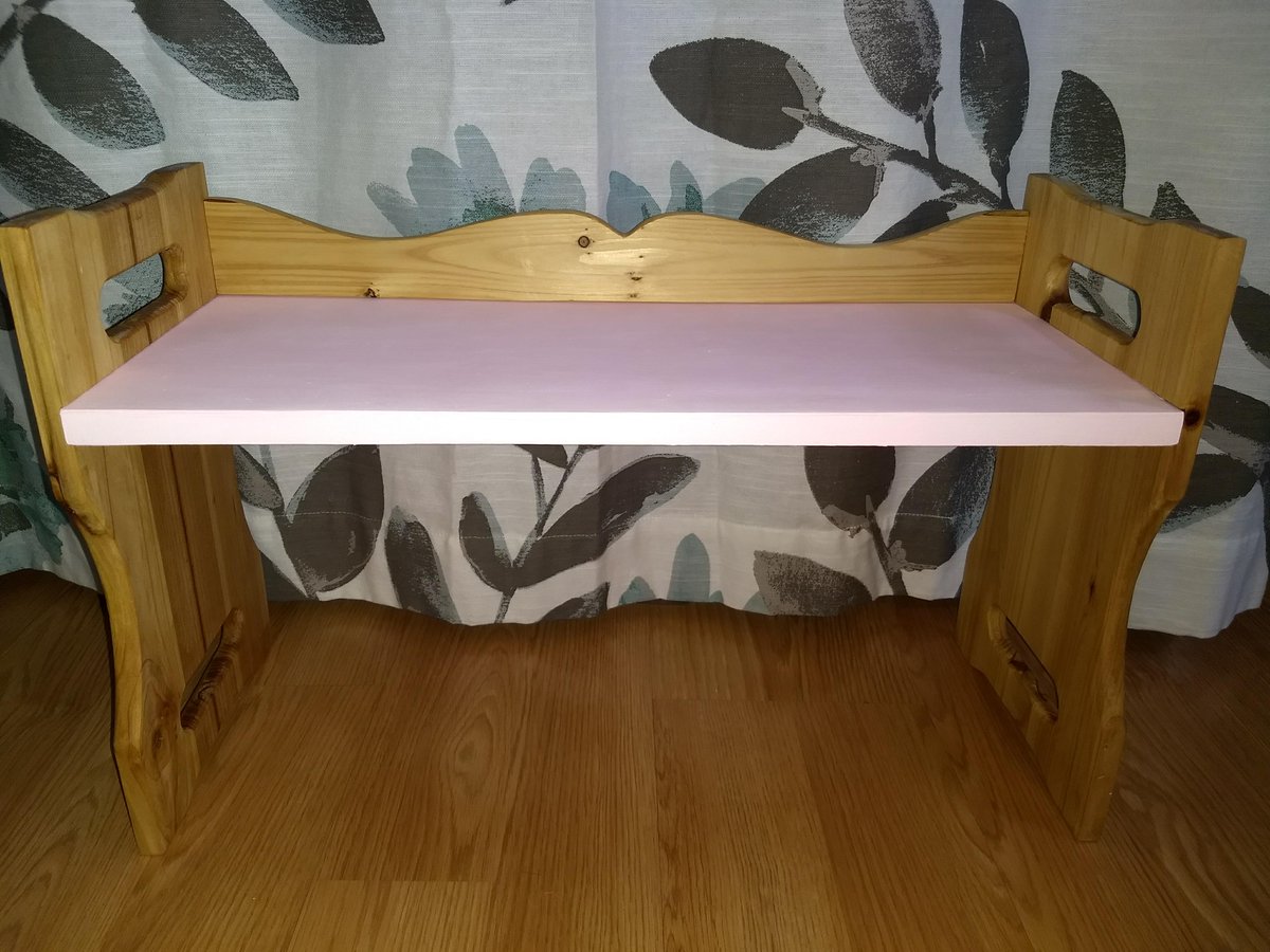 Hey Crafters!
Today we're refinishing a little wooden shoe shelf. Oh no! Yet another victim of ORANGE STAIN! I hate orange stain. Nearly every piece of furniture in my house is stained orange. WHY??? Who DID this???
Click here for the full tutorial: youtu.be/Io3AypeVzOg