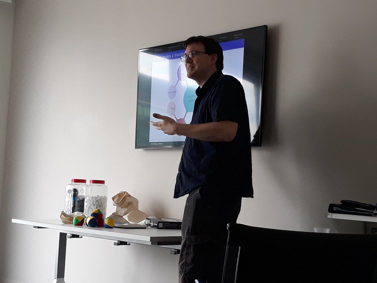ljbcmshe's tweet photo. "What makes a stats activity? Data, hypothesis and a model." @SimonWhite83 #InspiringStats https://t.co/XOtrx2rftA