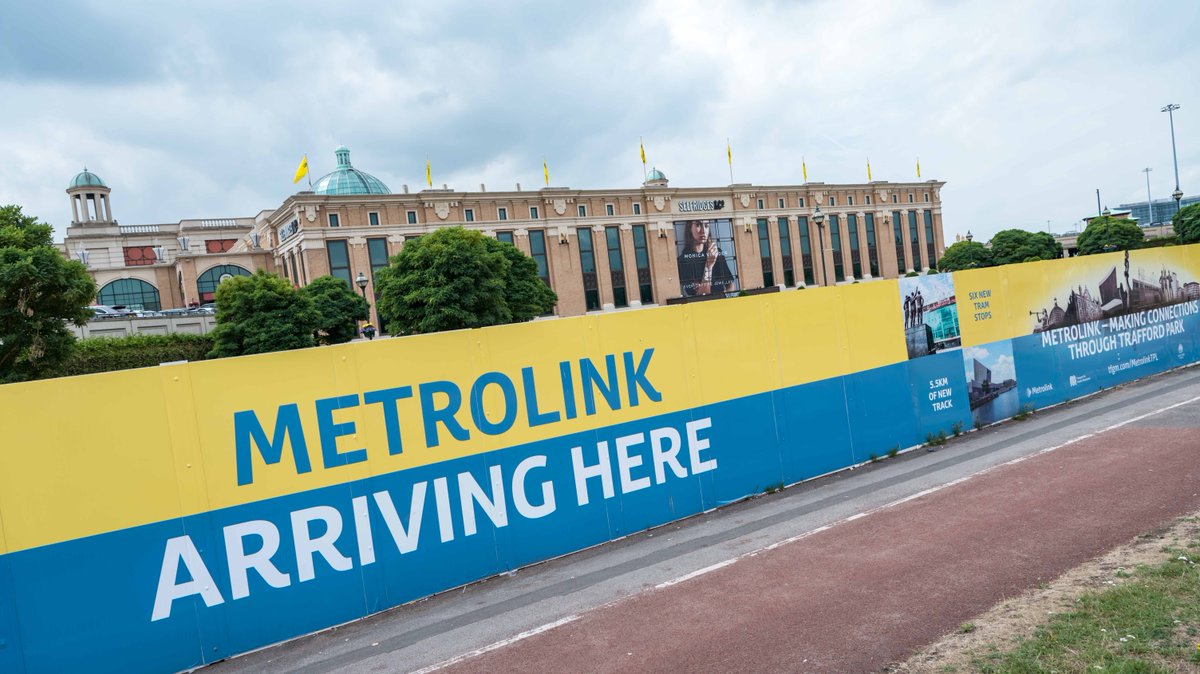 The first track was laid today at the @intuTrafford, the final stop on <a href="/MCRMetrolink/">Manchester Metrolink 🚊</a>'s £350m Trafford Park Line extension. Due to open in 2020, the six new stops will enable anyone living on the #Altrincham line to take the tram direct to the Trafford Centre