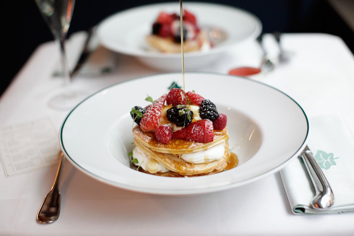 keldonxx's tweet photo. One of our favourite places to recommend to our guests is @theivycafeNW8 😍 Lucky for some, it’s just a stone’s throw from our designer three-storey home in #PrimroseHill! Book via Airbnb: https://t.co/WYhZV4T5ct https://t.co/lWlwYdqZPH